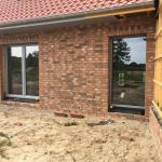 Links Büro, rechts Treppe